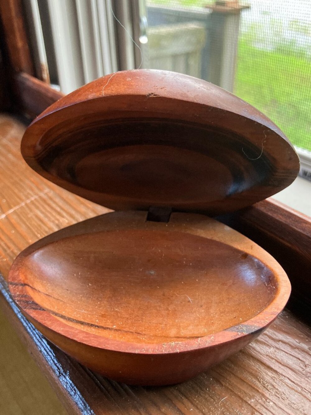 Handmade Wooden Keepsake Box – Unique Wood Grain & Sculptural Design